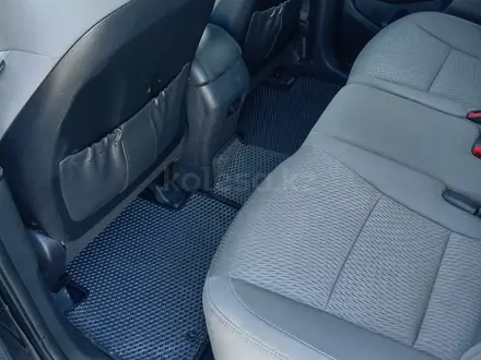 Hyundai Santa Fe 2018 года за 7 000 000 тг. в Актобе – фото 3