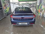 Hyundai Sonata 2021 годаfor11 800 000 тг. в Алматы – фото 2