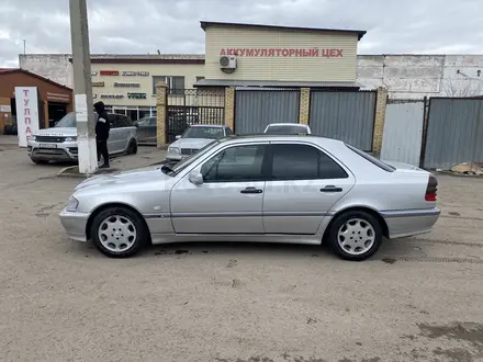 Mercedes-Benz C 200 1998 года за 2 500 000 тг. в Астана – фото 4