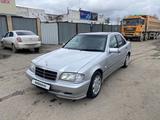 Mercedes-Benz C 200 1998 года за 2 500 000 тг. в Астана