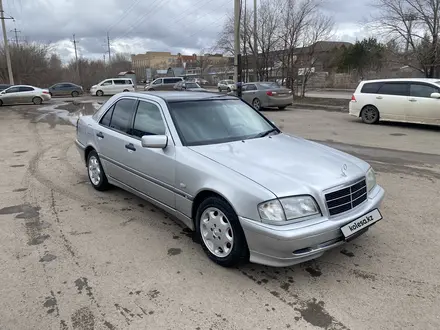 Mercedes-Benz C 200 1998 года за 2 500 000 тг. в Астана – фото 3