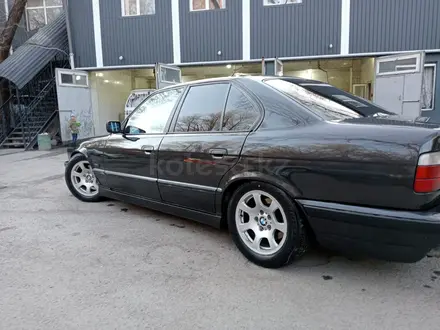 BMW 525 1993 года за 2 600 000 тг. в Алматы – фото 3