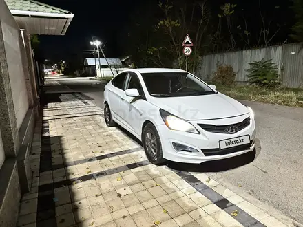 Hyundai Solaris 2015 года за 5 800 000 тг. в Шымкент – фото 2