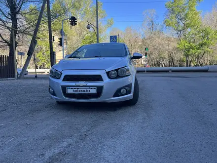 Chevrolet Aveo 2014 года за 3 800 000 тг. в Караганда – фото 3