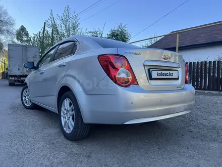 Chevrolet Aveo 2014 года за 3 800 000 тг. в Караганда – фото 6