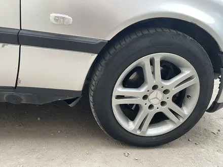 Mercedes-Benz C 200 1997 года за 1 900 000 тг. в Алматы – фото 3