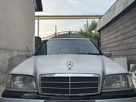 Mercedes-Benz C 200 1997 года за 1 900 000 тг. в Алматы