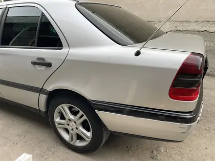Mercedes-Benz C 200 1997 года за 1 900 000 тг. в Алматы – фото 5