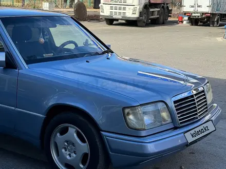 Mercedes-Benz E 280 1993 года за 3 500 000 тг. в Караганда – фото 5