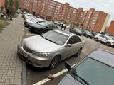 Toyota Camry 2004 годаfor5 700 000 тг. в Актобе – фото 3