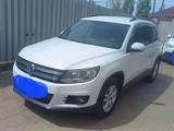 Volkswagen Tiguan 2015 года за 7 750 000 тг. в Актобе