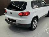 Volkswagen Tiguan 2015 года за 7 750 000 тг. в Актобе – фото 4