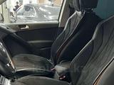Volkswagen Tiguan 2015 года за 7 750 000 тг. в Актобе – фото 5