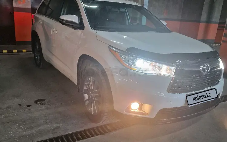 Toyota Highlander 2014 годаfor15 000 000 тг. в Астана