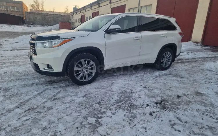 Toyota Highlander 2014 годаfor14 400 000 тг. в Астана