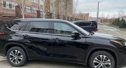 Toyota Highlander 2021 года за 23 800 000 тг. в Актобе – фото 4