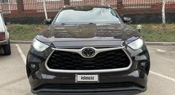 Toyota Highlander 2021 года за 23 800 000 тг. в Актобе – фото 3