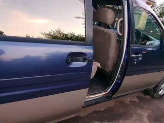 Nissan Prairie, 1996