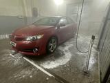 Toyota Camry 2014 года за 4 500 000 тг. в Актобе – фото 3