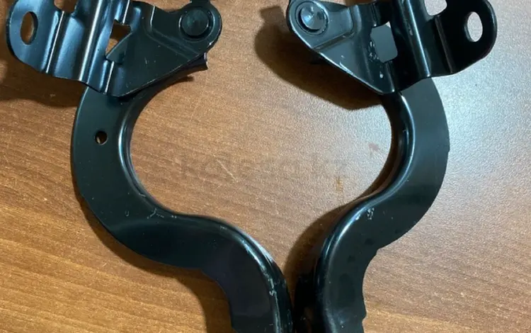 Петля капота — Toyota Corolla 2014- за 13 000 тг. в Алматы