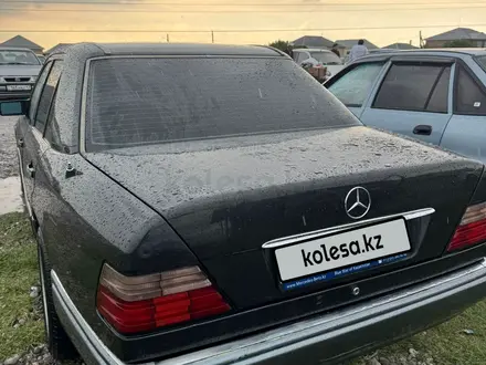 Mercedes-Benz E 200 1994 года за 1 900 000 тг. в Шымкент – фото 4