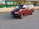 Volkswagen Caravelle 1996 года за 3 800 000 тг. в Караганда