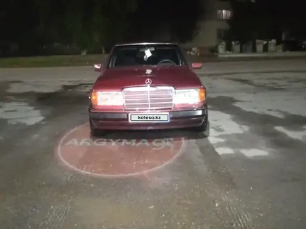 Mercedes-Benz E 220 1992 года за 2 100 000 тг. в Астана