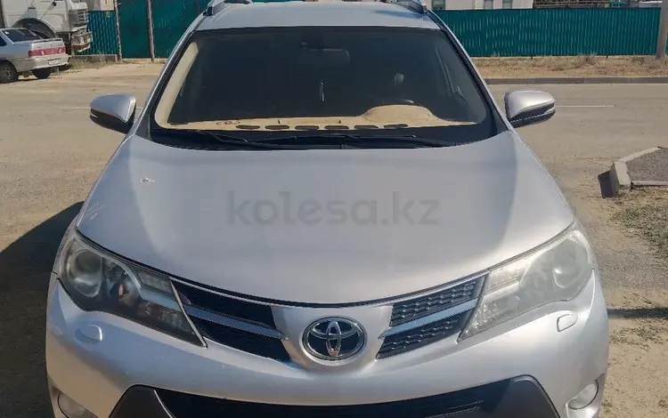 Toyota RAV4 2015 года за 10 200 000 тг. в Актобе