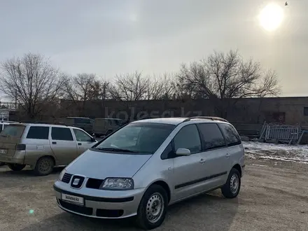 Volkswagen Sharan 2005 года за 4 000 000 тг. в Актобе – фото 2