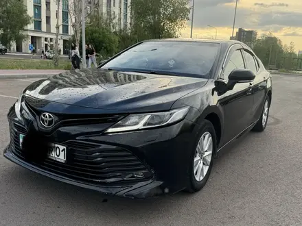 Toyota Camry 2020 года за 11 600 000 тг. в Караганда