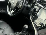 Toyota Camry 2020 года за 11 600 000 тг. в Караганда – фото 5