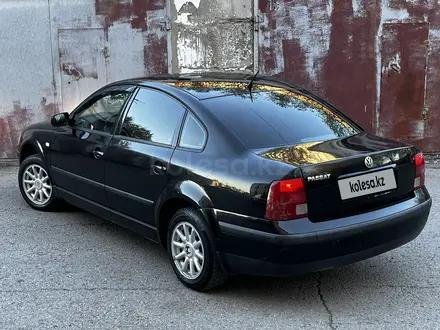 Volkswagen Passat 1998 года за 2 650 000 тг. в Караганда – фото 5