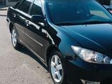 Toyota Camry 2004 года за 6 000 000 тг. в Алматы – фото 2