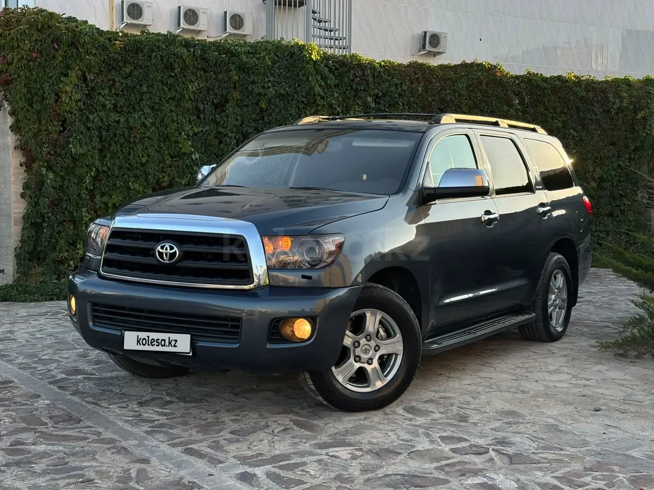 Toyota Sequoia, 2008