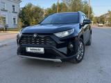 Toyota RAV4 2021 года за 18 000 000 тг. в Астана – фото 3