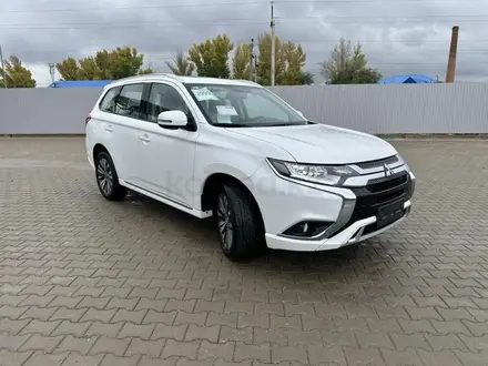 Mitsubishi Outlander 2022 года за 12 500 000 тг. в Уральск – фото 2