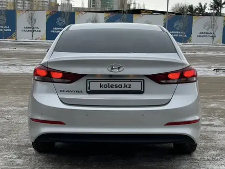 Hyundai Elantra 2018 года за 7 400 000 тг. в Актобе – фото 6