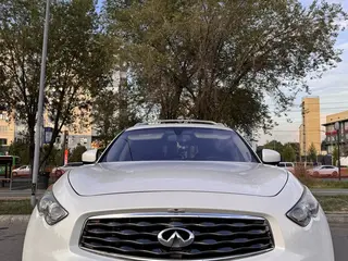 Infiniti FX35