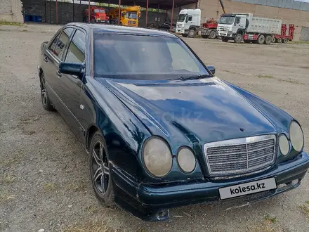 Mercedes-Benz E 230 1995 года за 1 700 000 тг. в Талдыкорган – фото 2