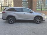 Toyota Highlander 2019 года за 10 500 000 тг. в Актау – фото 5