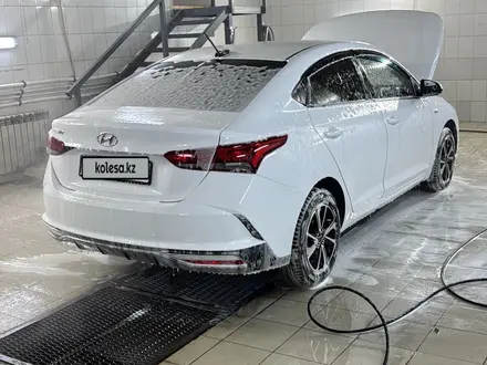 Hyundai Accent 2022 года за 7 500 000 тг. в Костанай – фото 2