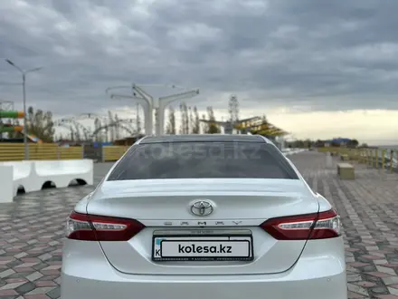 Toyota Camry 2020 года за 15 800 000 тг. в Алматы – фото 3