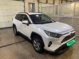 Toyota RAV4 2020 года за 14 500 000 тг. в Караганда