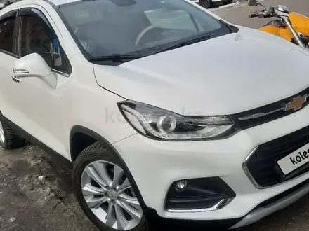 Chevrolet Tracker 2021 года за 9 700 000 тг. в Алматы – фото 2