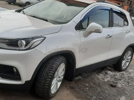 Chevrolet Tracker 2021 года за 9 700 000 тг. в Алматы – фото 3