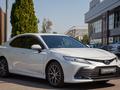 Toyota Camry Luxe 2023 года за 16 990 000 тг. в Алматы – фото 9