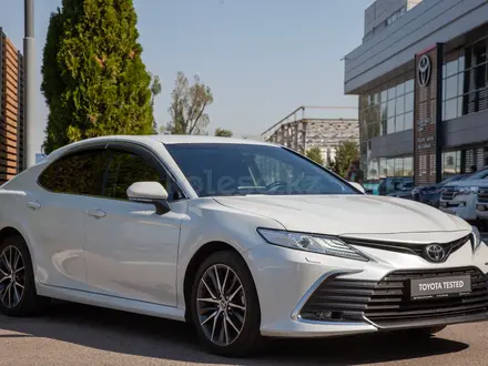 Toyota Camry Luxe 2023 года за 16 990 000 тг. в Алматы – фото 9