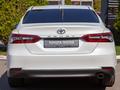 Toyota Camry Luxe 2023 года за 16 990 000 тг. в Алматы – фото 5