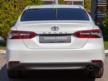 Toyota Camry Luxe 2023 года за 16 990 000 тг. в Алматы – фото 5