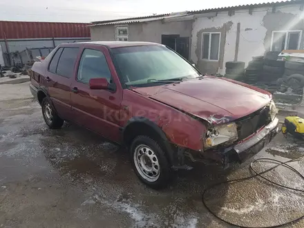 Volkswagen Vento 1993 года за 10 000 тг. в Атырау – фото 4